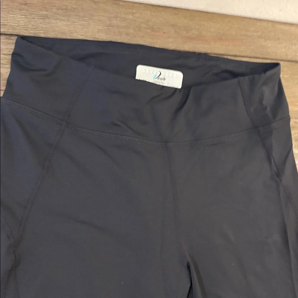 ❌SOLD❌ NWT [Levelwear] Indiana Hoosiers NCAA Team Logo Black Leggings Women’s M - Picture 9 of 12
